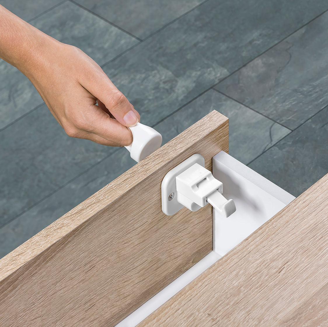 Invisible Magnet Locks – Mini First Aid